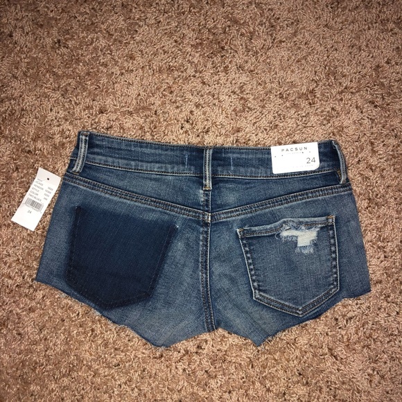Women’s PacSun Jean Shorts - Picture 2 of 3